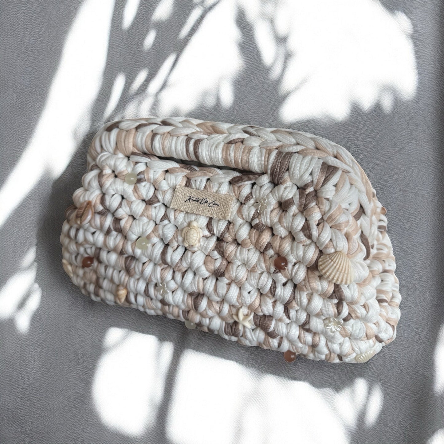 Oasis Pearl white