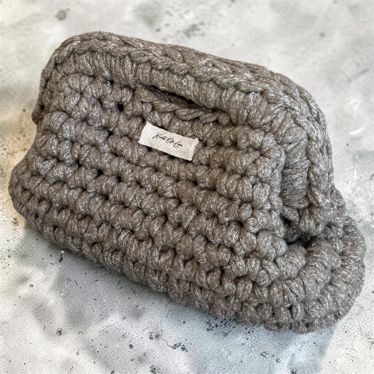 Brown Bear Clutch